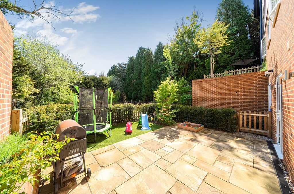 Property photo 2 of 18 Photo 11