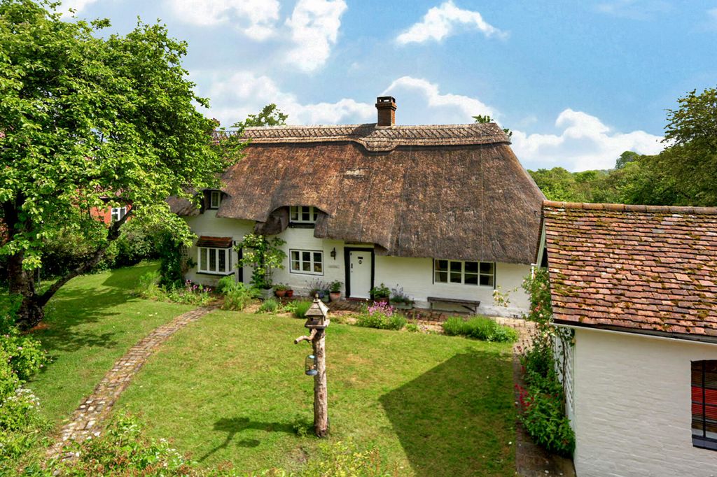 Property photo 1 of 44