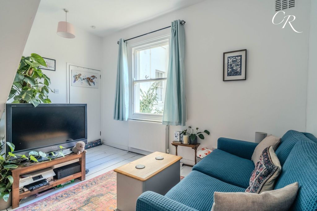 Property photo 2 of 10