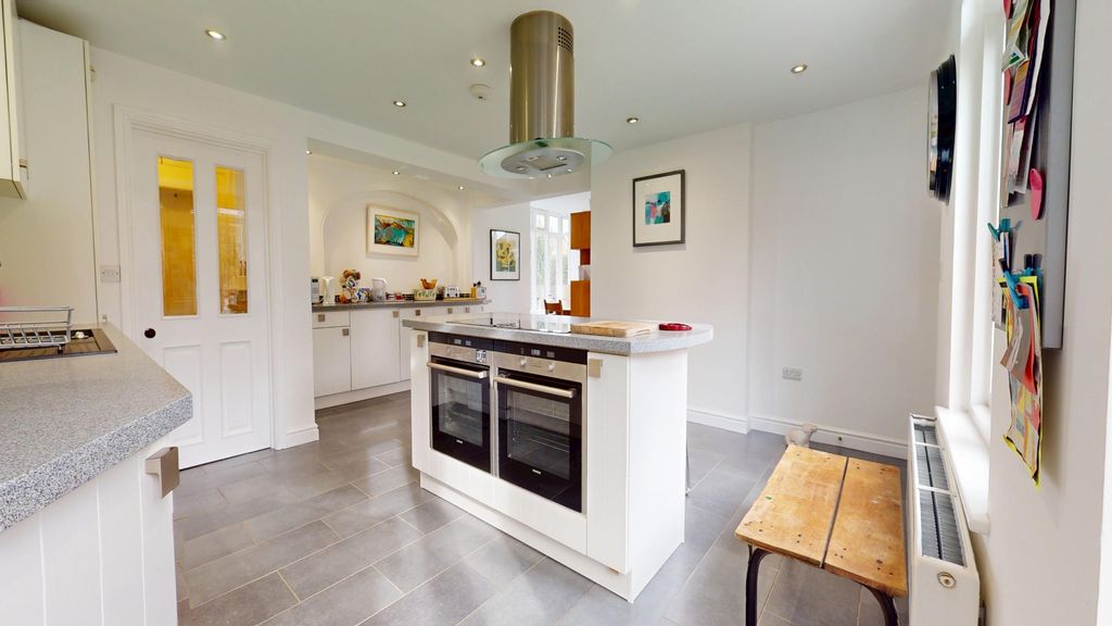 Property photo 2 of 23 4731033