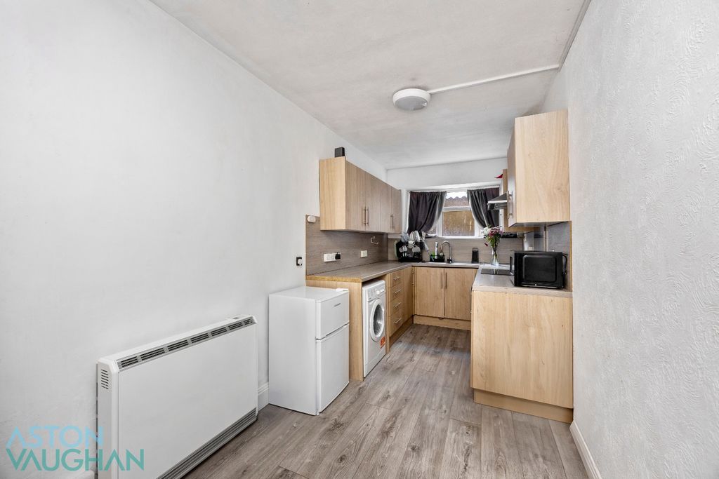 Property photo 3 of 10 6098632
