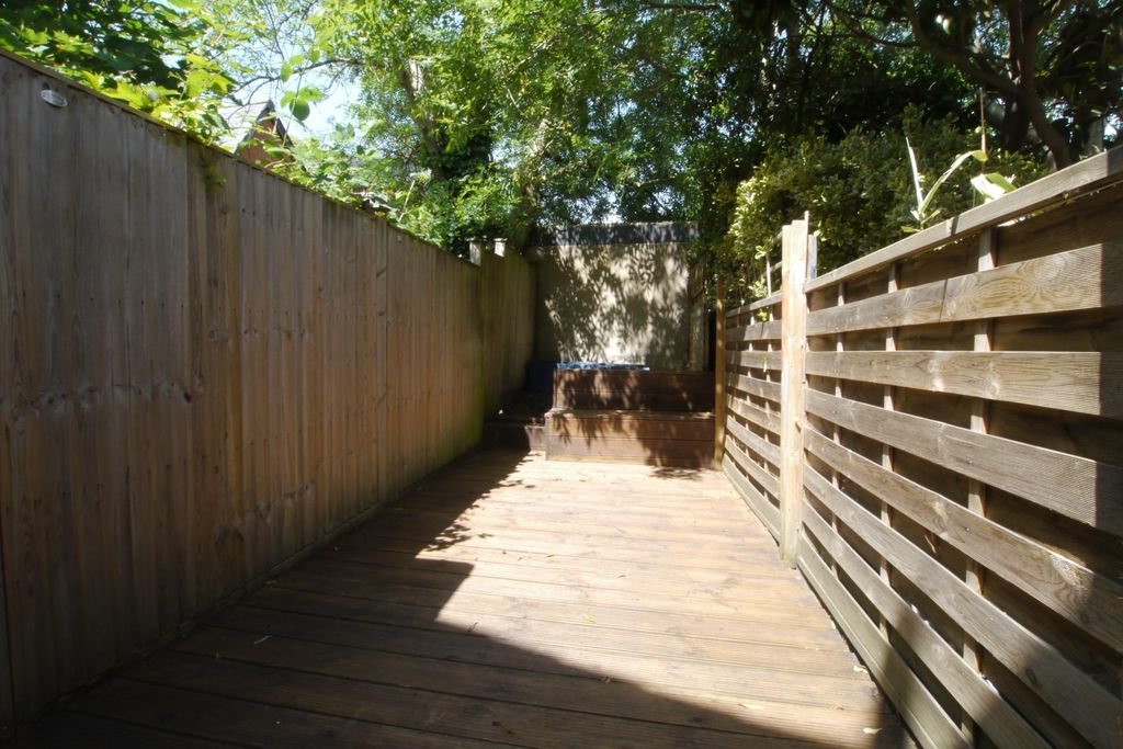 Property photo 2 of 17 Photo 1
