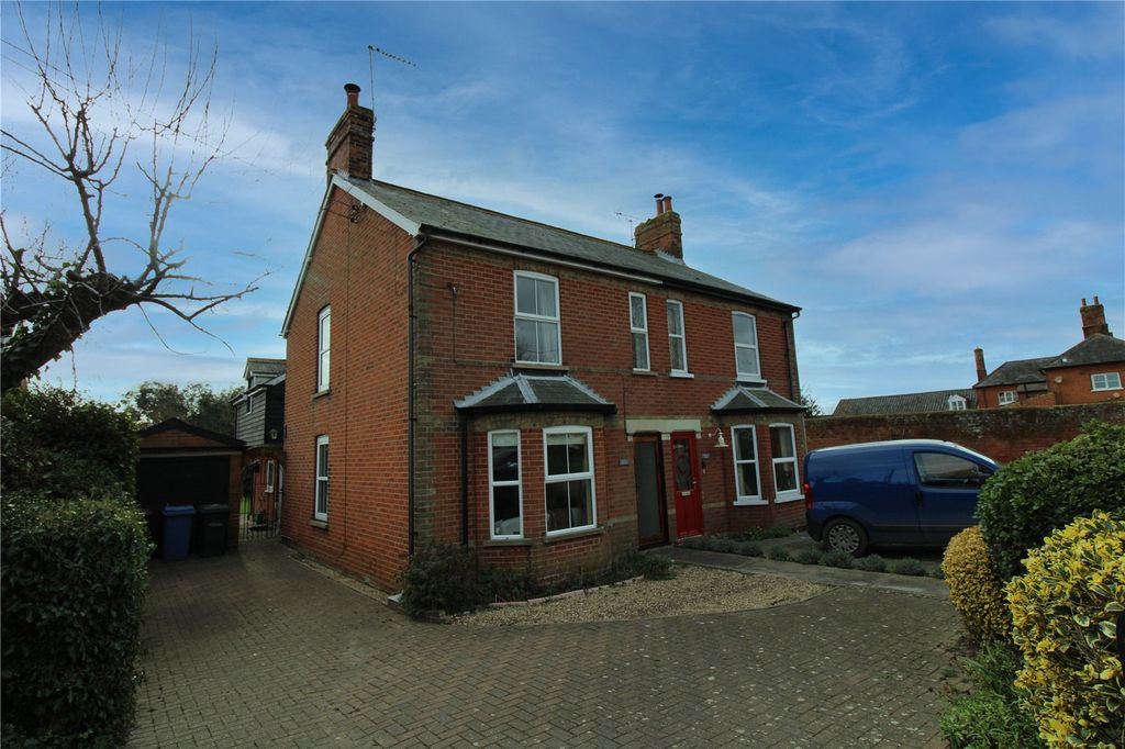 Property photo 1 of 19 External