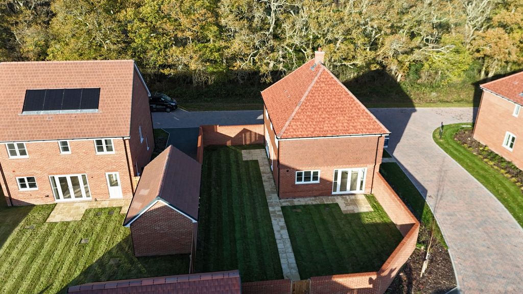 Property photo 2 of 21