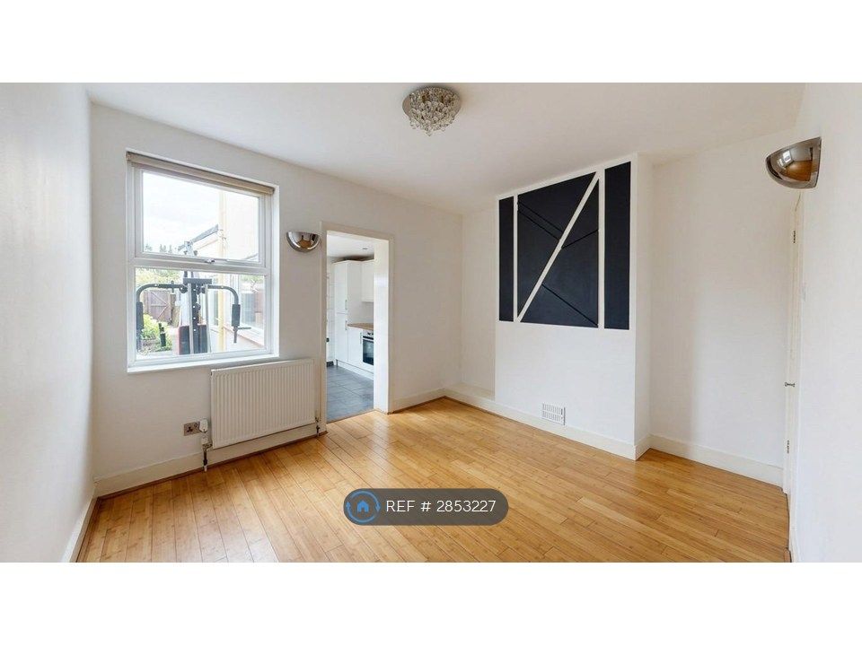 Property photo 3 of 9 Living Room