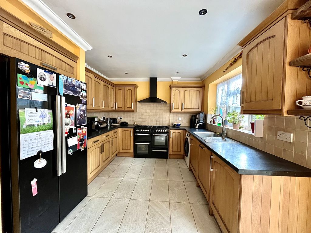 Property photo 3 of 10 Not Specified