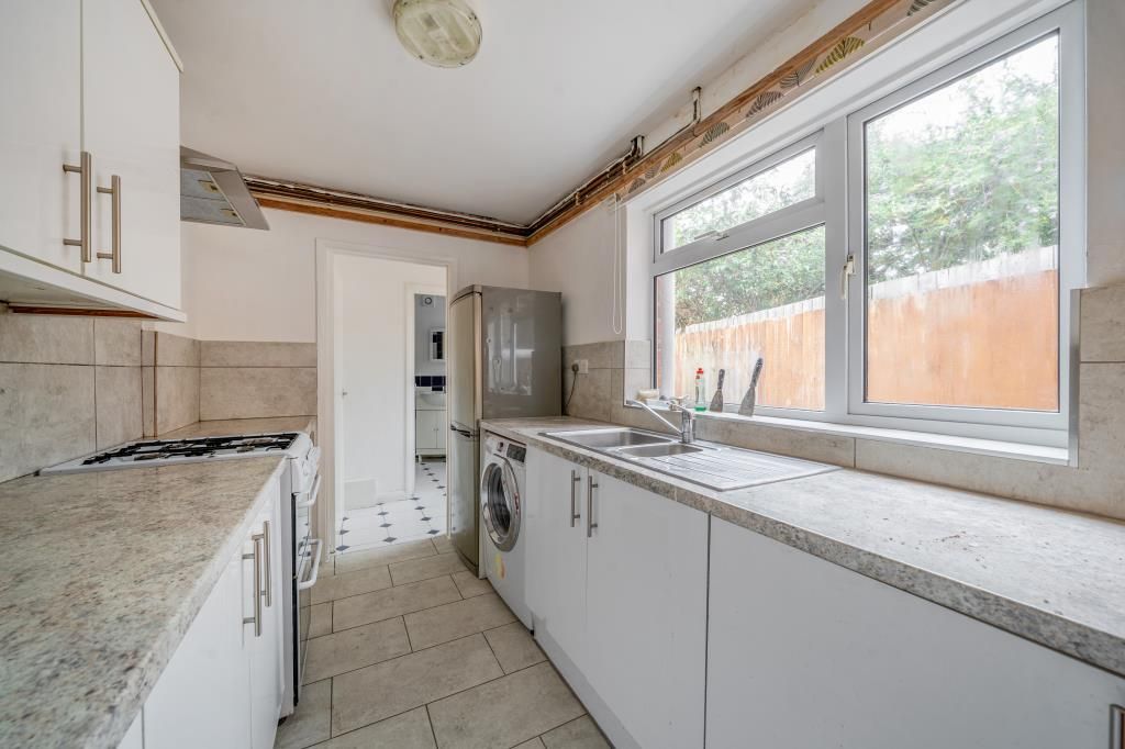 Property photo 3 of 20 Kitchen