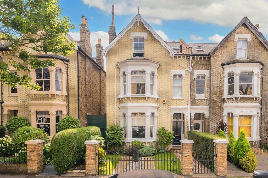 Property photo 1 of 7