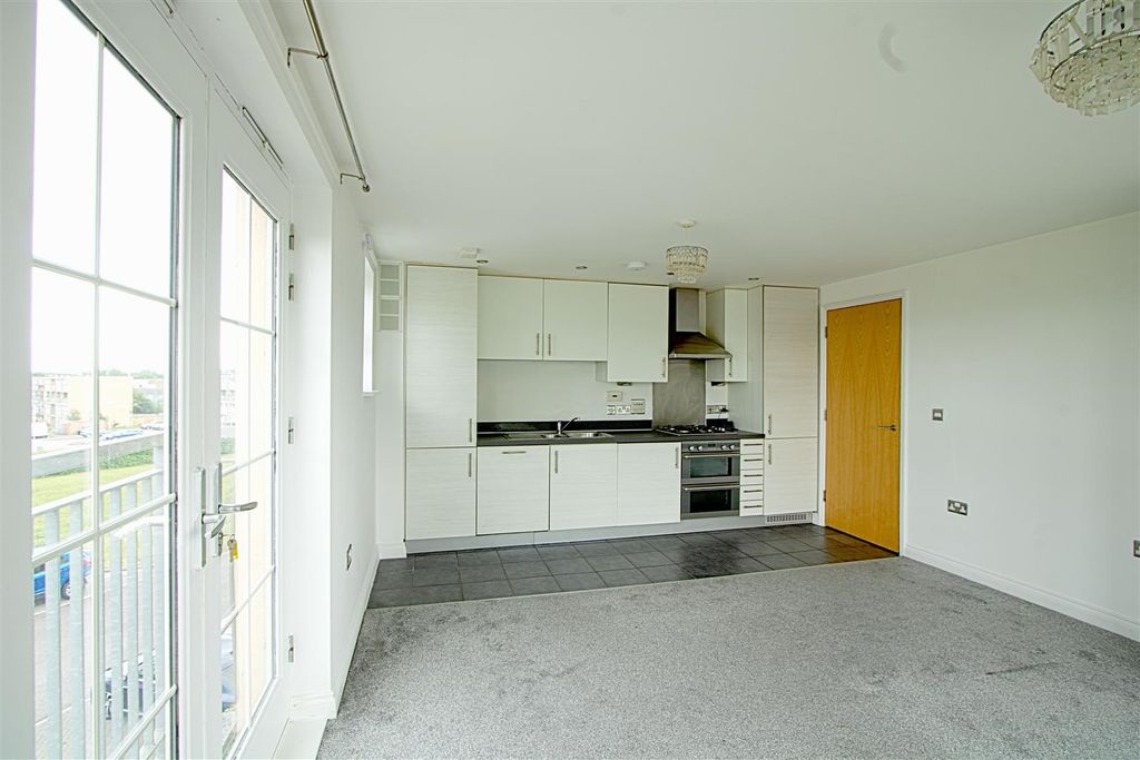 Property photo 3 of 12 Lounge Kitch 1.Jpg