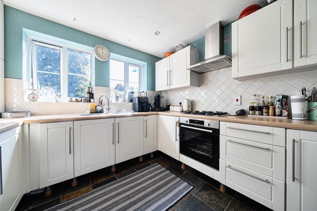 Property photo 2 of 19 Kitchen
