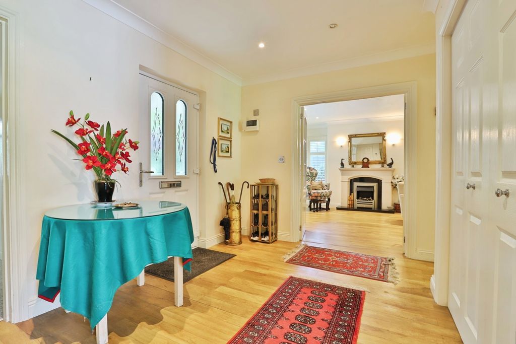Property photo 2 of 20 Pbox-Img.Jpg
