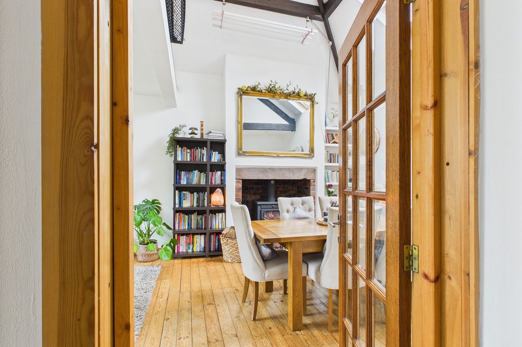 Property photo 2 of 35