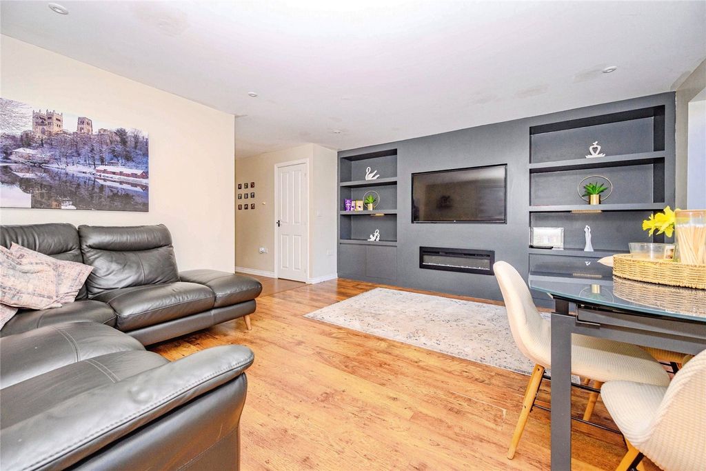 Additional image 3 of 5 bed end terrace house for saleFossett Grove, Dunstable, Bedfordshire LU6
