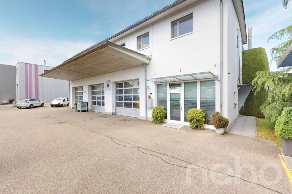 Property photo 3 of 13