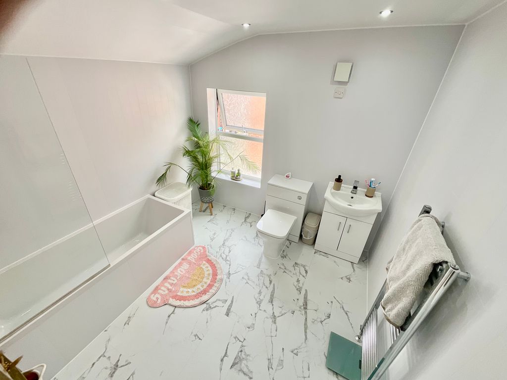 Property photo 1 of 12 Img_1381