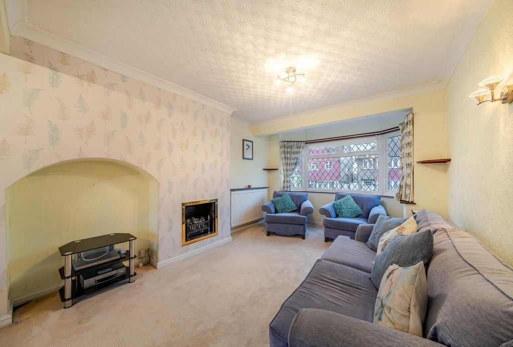 Property photo 3 of 21 1383771-12-691F37...