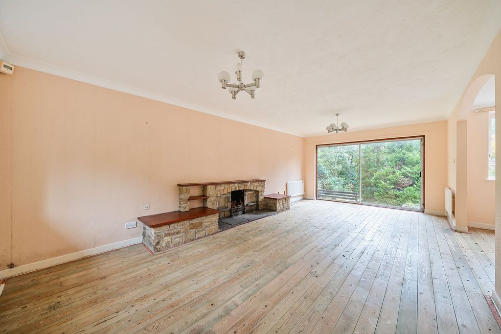 Property photo 3 of 18