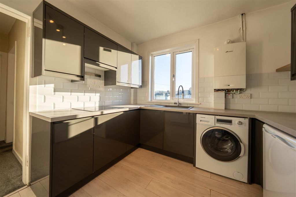 Property photo 2 of 16 Dsc09106-Hdr.Jpg