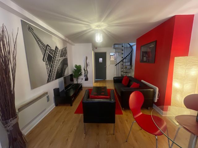 Property photo 2 of 11