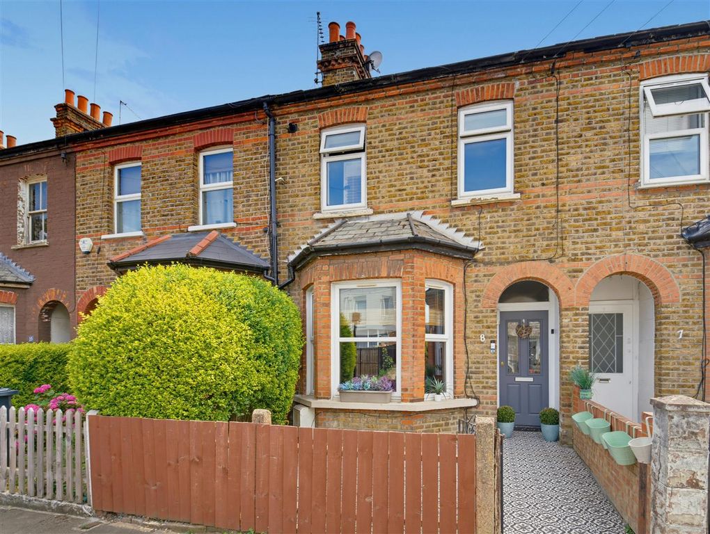 Property photo 1 of 14 8 Cambridge Road .Jpg
