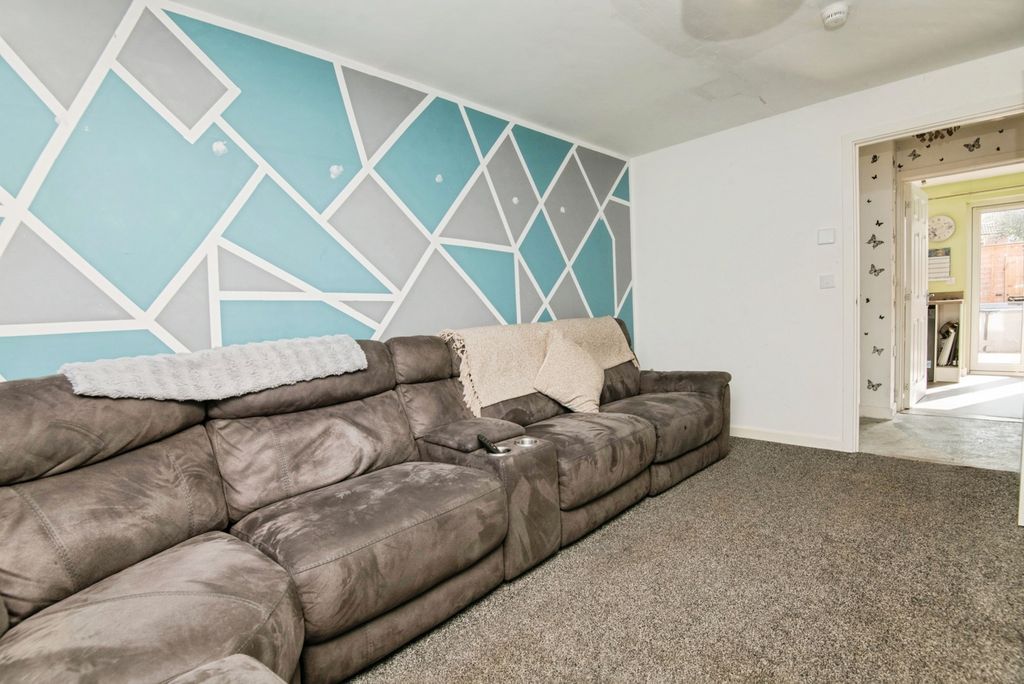 Property photo 3 of 17 Photo