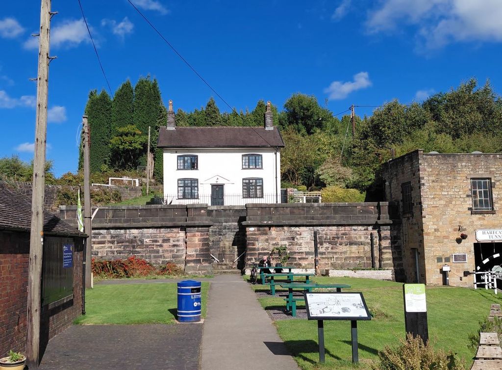 Property photo 1 of 12