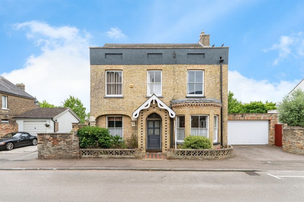 Property photo 1 of 17