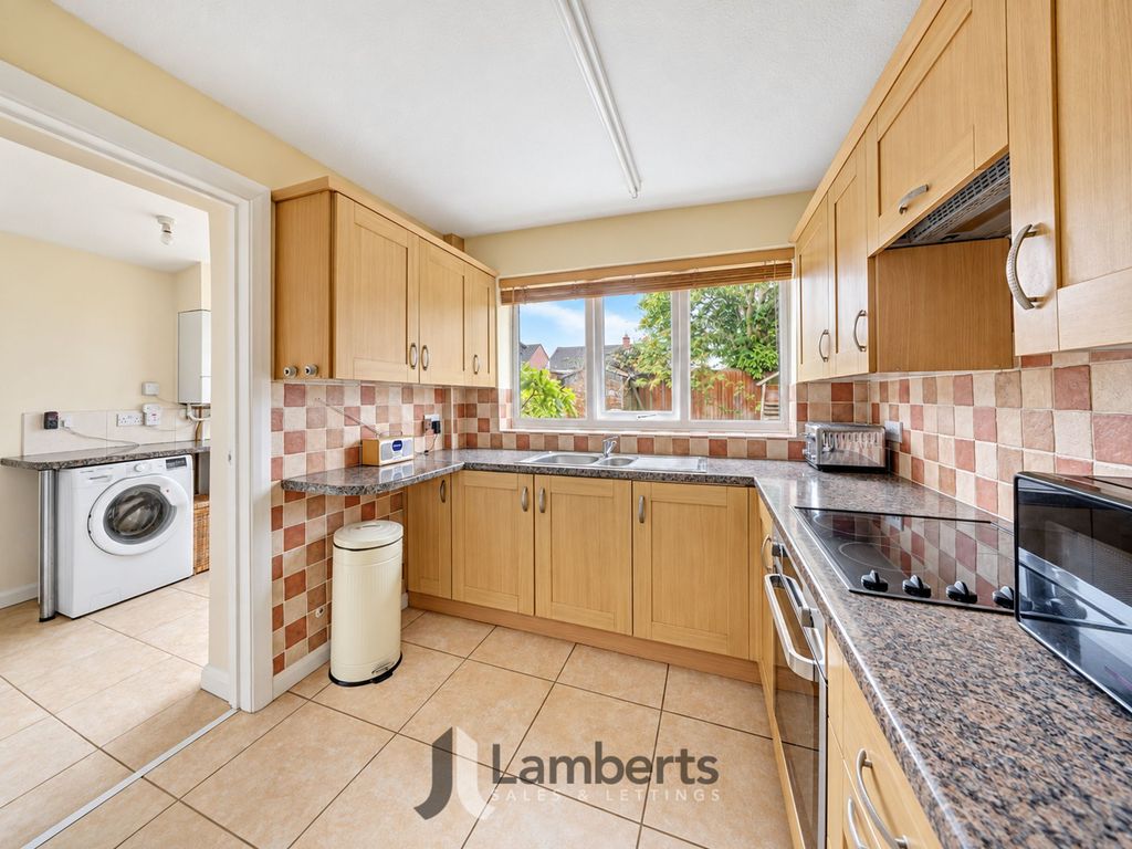 Property photo 2 of 24 Kitchen