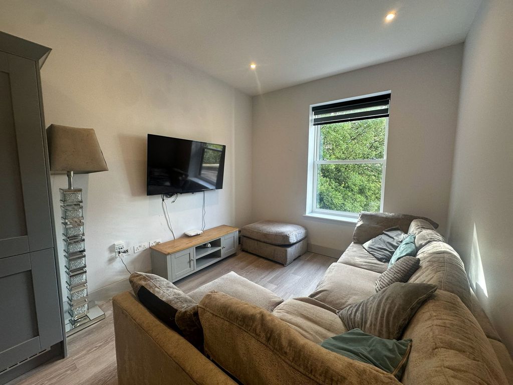 Property photo 2 of 6