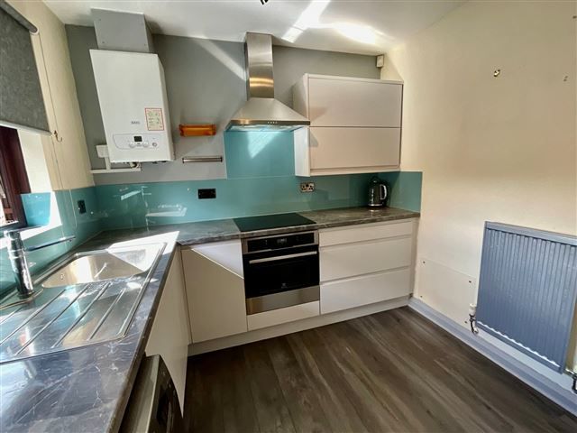Property photo 3 of 18 Kitchen