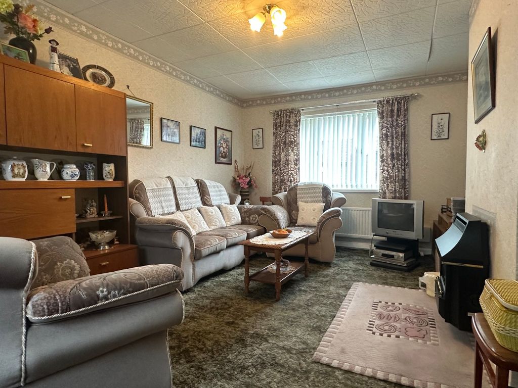 Property photo 2 of 10 Living Room