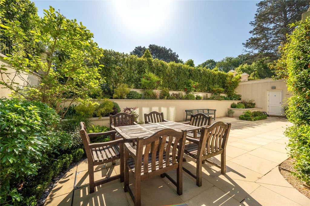 Additional image 9 of 3 bed flat for saleWestcott Road, Dorking, Surrey RH4