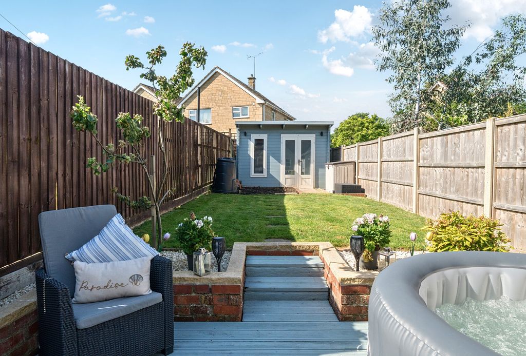 Property photo 3 of 18 1453492-12-6A156B...