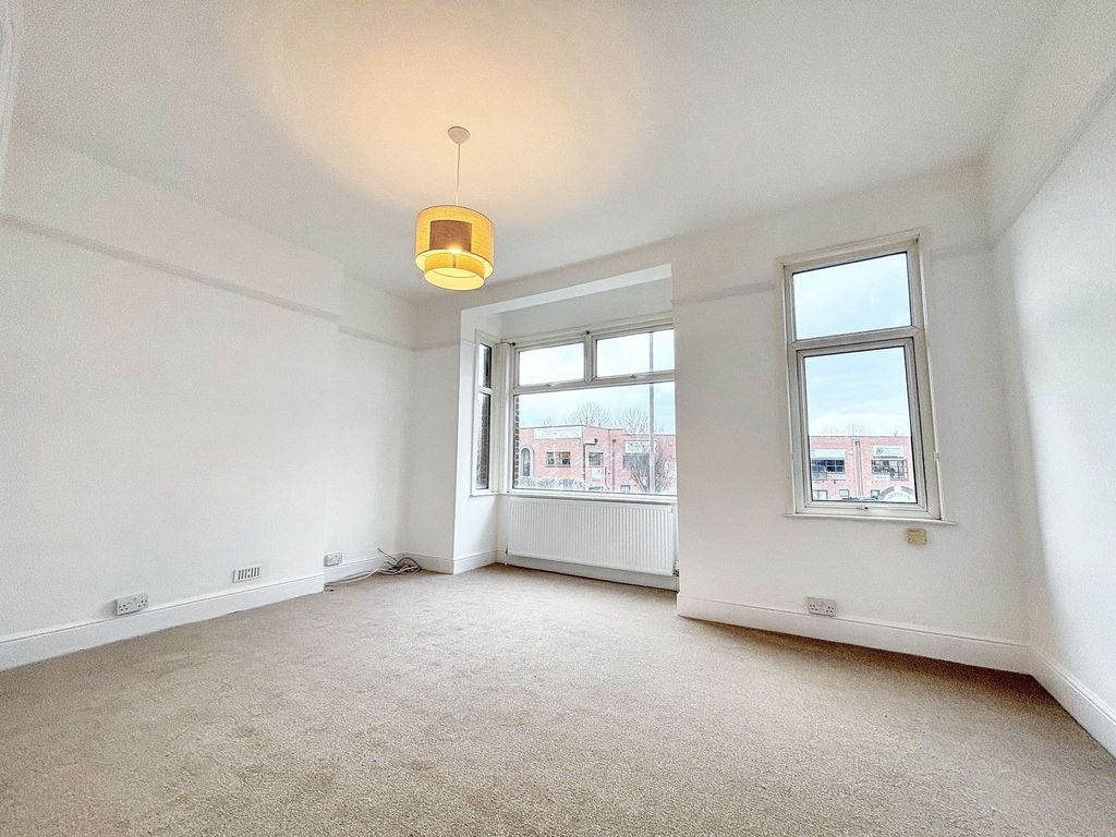 Property photo 2 of 5 Lounge