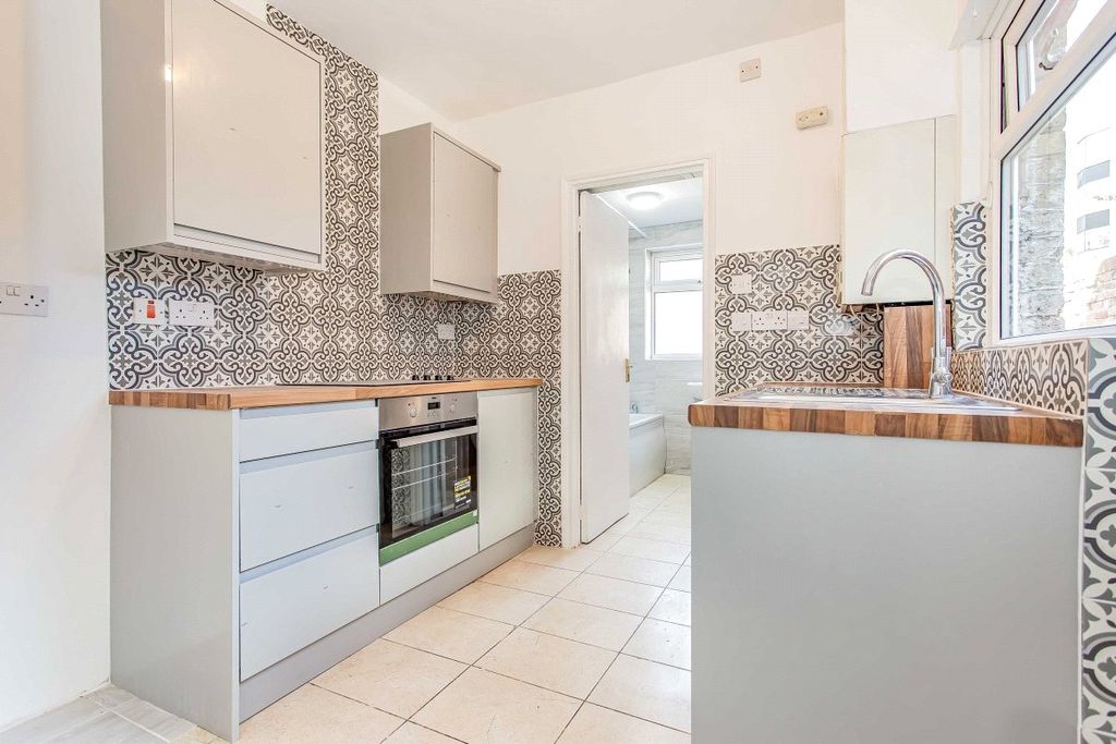 Property photo 2 of 12 Picture No. 05