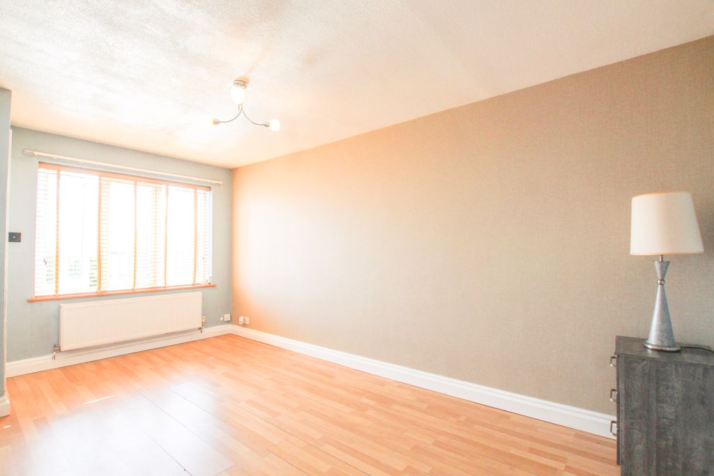Property photo 3 of 13 Living Room
