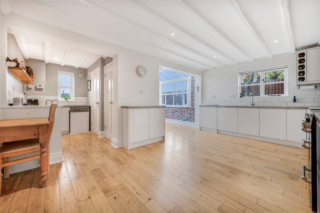 Property photo 2 of 26 Kitchen/Breakfast Room