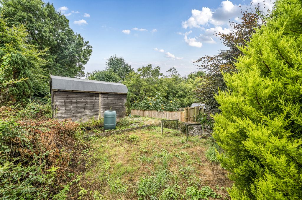 Property photo 3 of 16 3 - 1332268-4-6888B93...