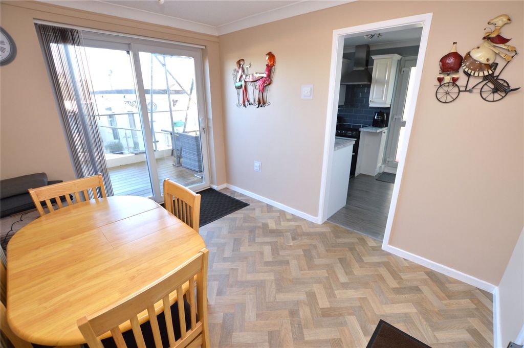 Property photo 3 of 12 Dining Room