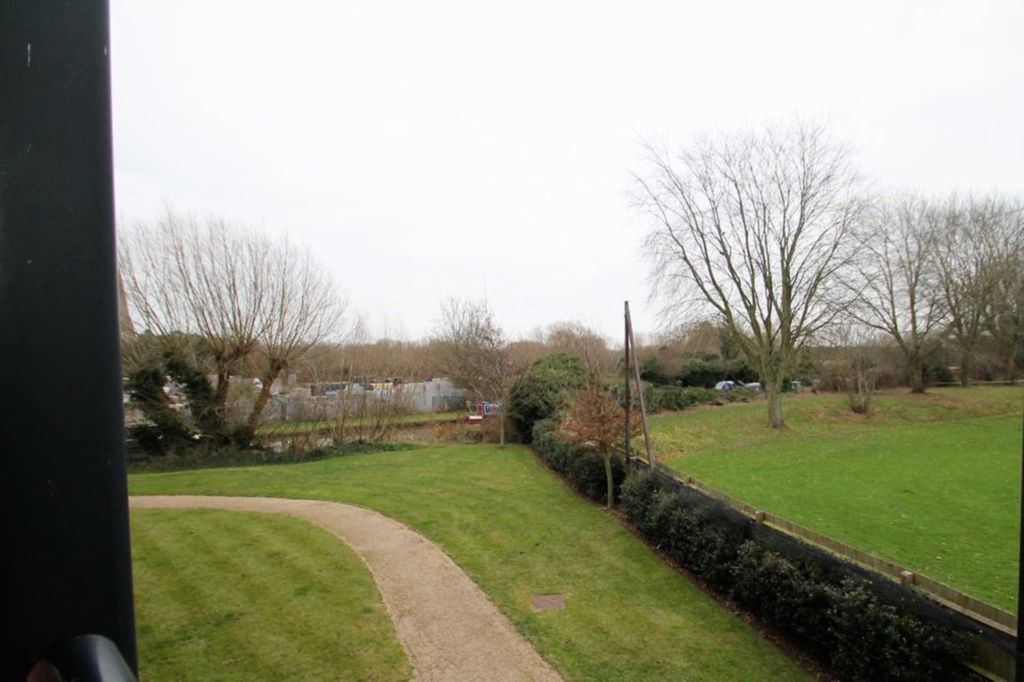 Property photo 2 of 12 Photo