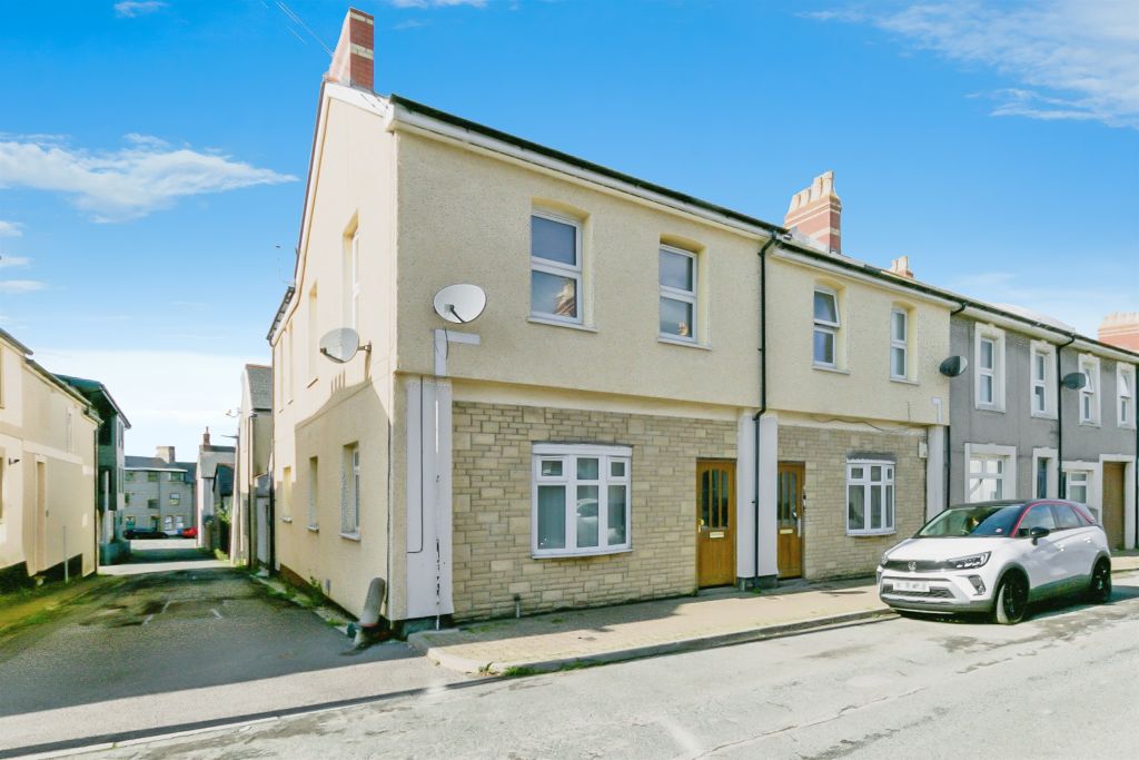 Property photo 1 of 11