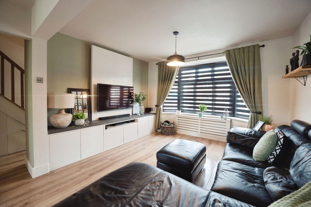 Property photo 2 of 24 7