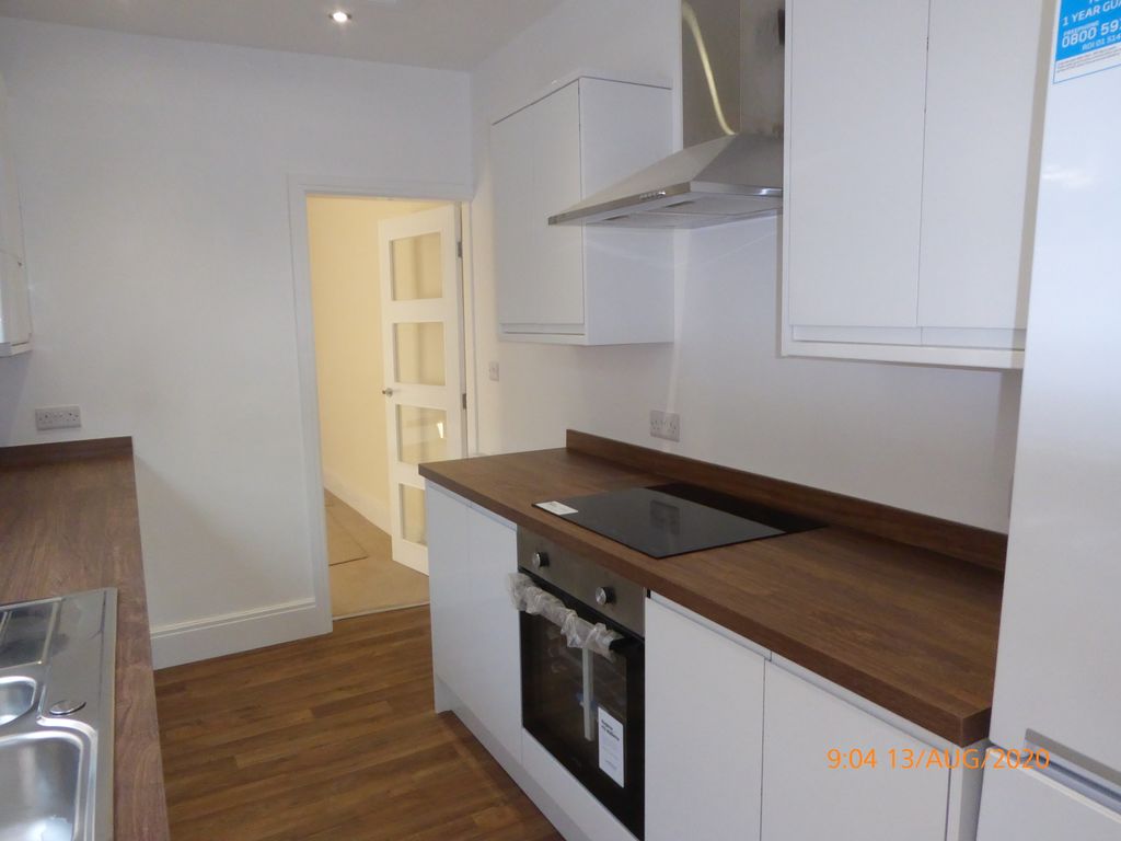 Property photo 1 of 11 Kitchen