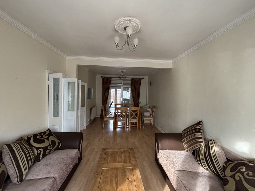 Property photo 3 of 18 Gallery