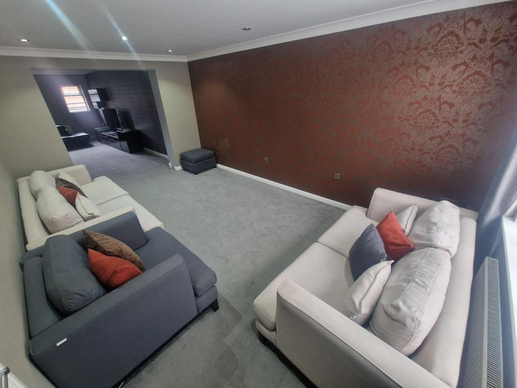 Property photo 3 of 24