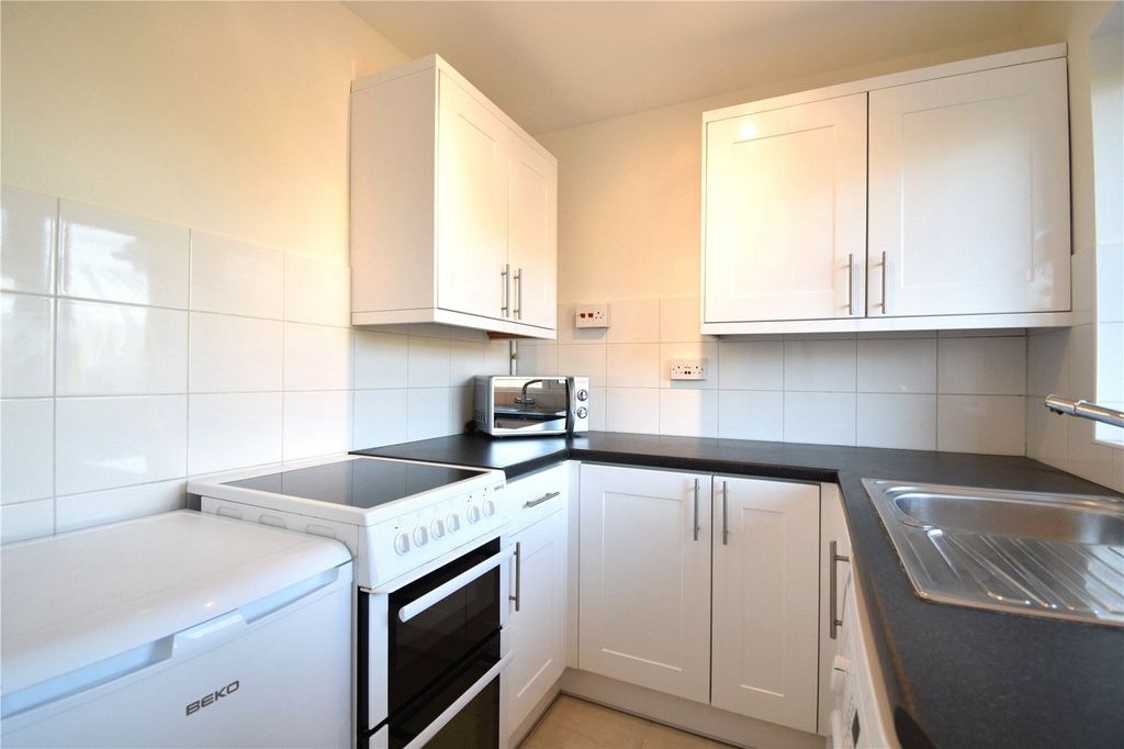 Property photo 2 of 13 Picture No. 11