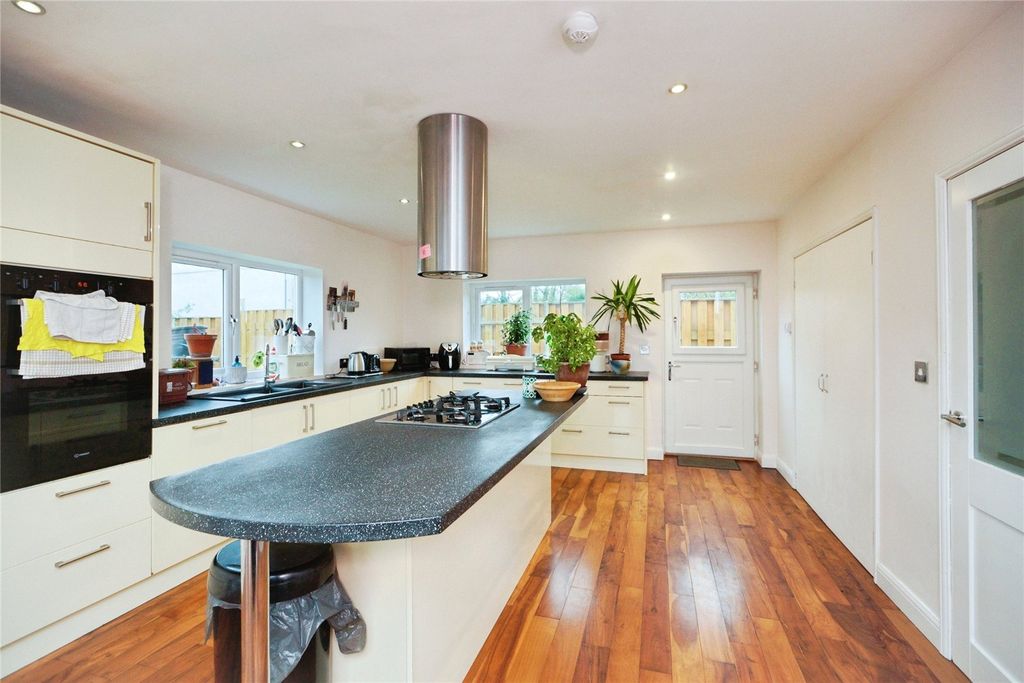 Property photo 3 of 30 Picture No. 14