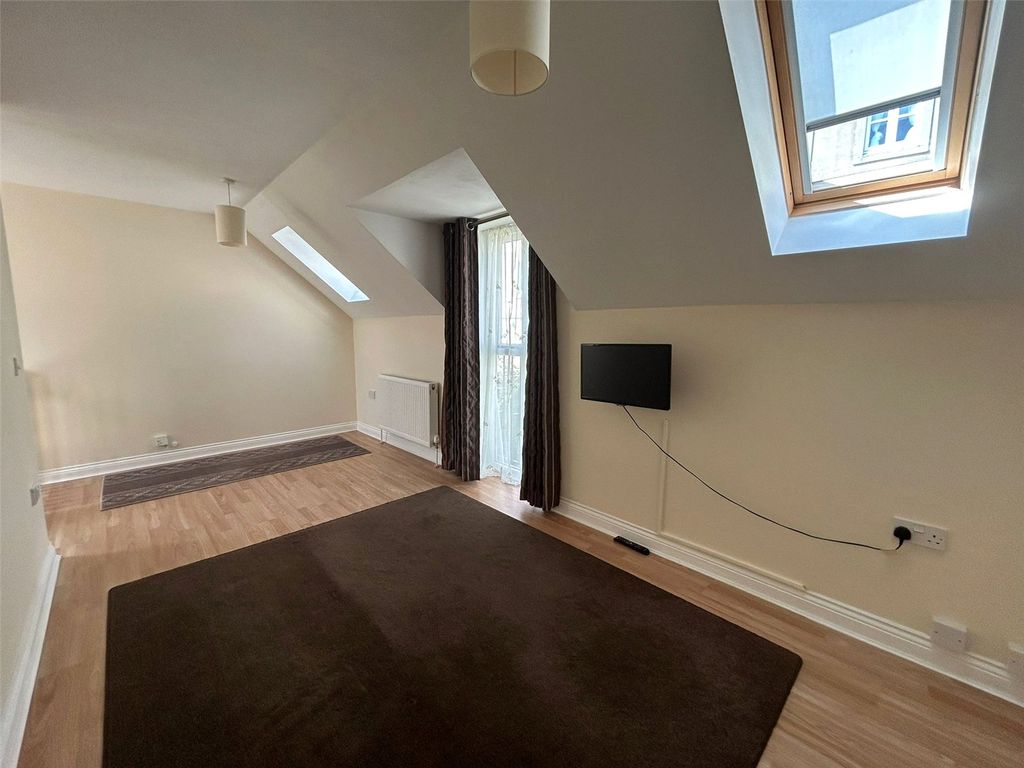 Property photo 2 of 6 Picture No. 06