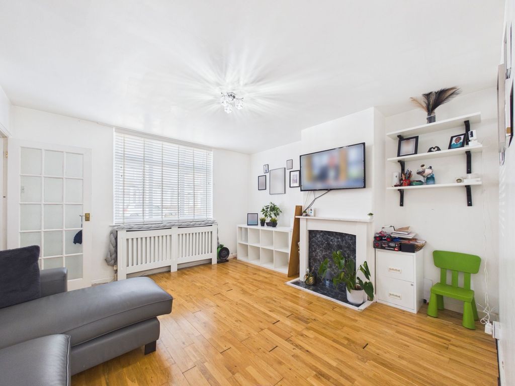 Property photo 2 of 33