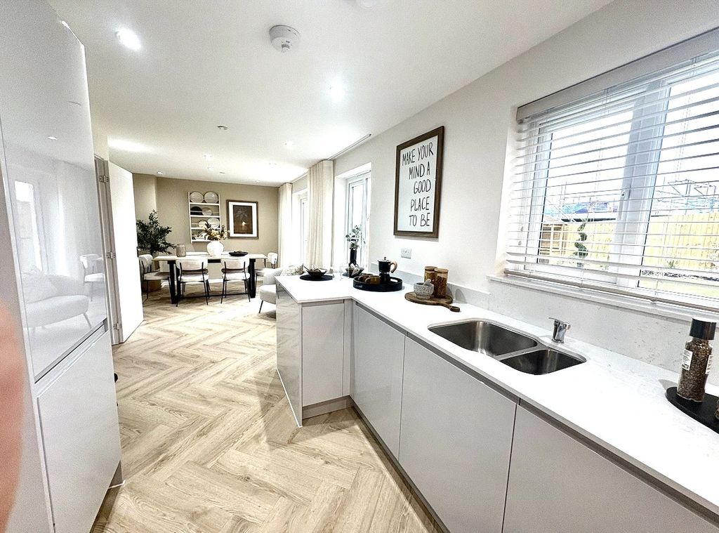 Property photo 2 of 17 Picture No. 21